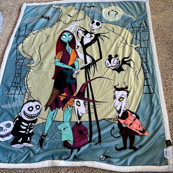BNWOT BoxLunch Exclusive Disney The Nightmare Before Christmas sherpa throw! - Picture 1 of 8